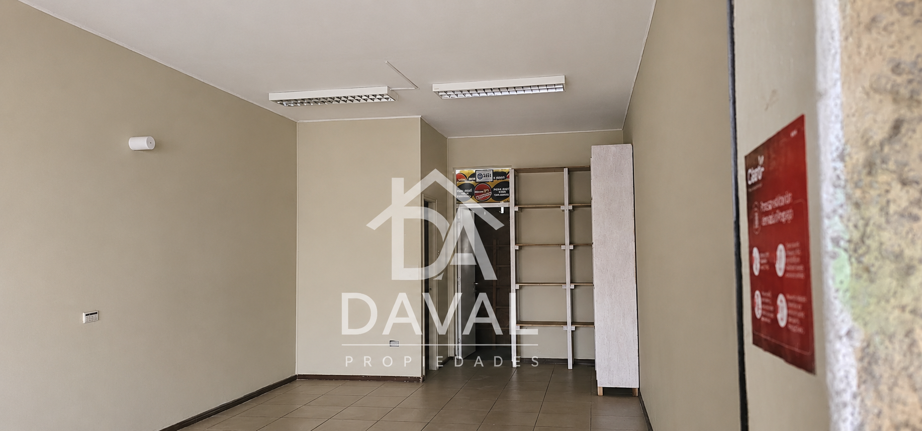 Local comercial con bodega - foto 1